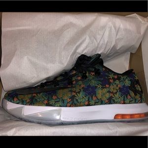 Brand New KD VI EXT QS Florals size 12